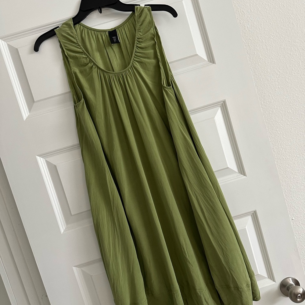 Elegant Green Sleeveless Dress